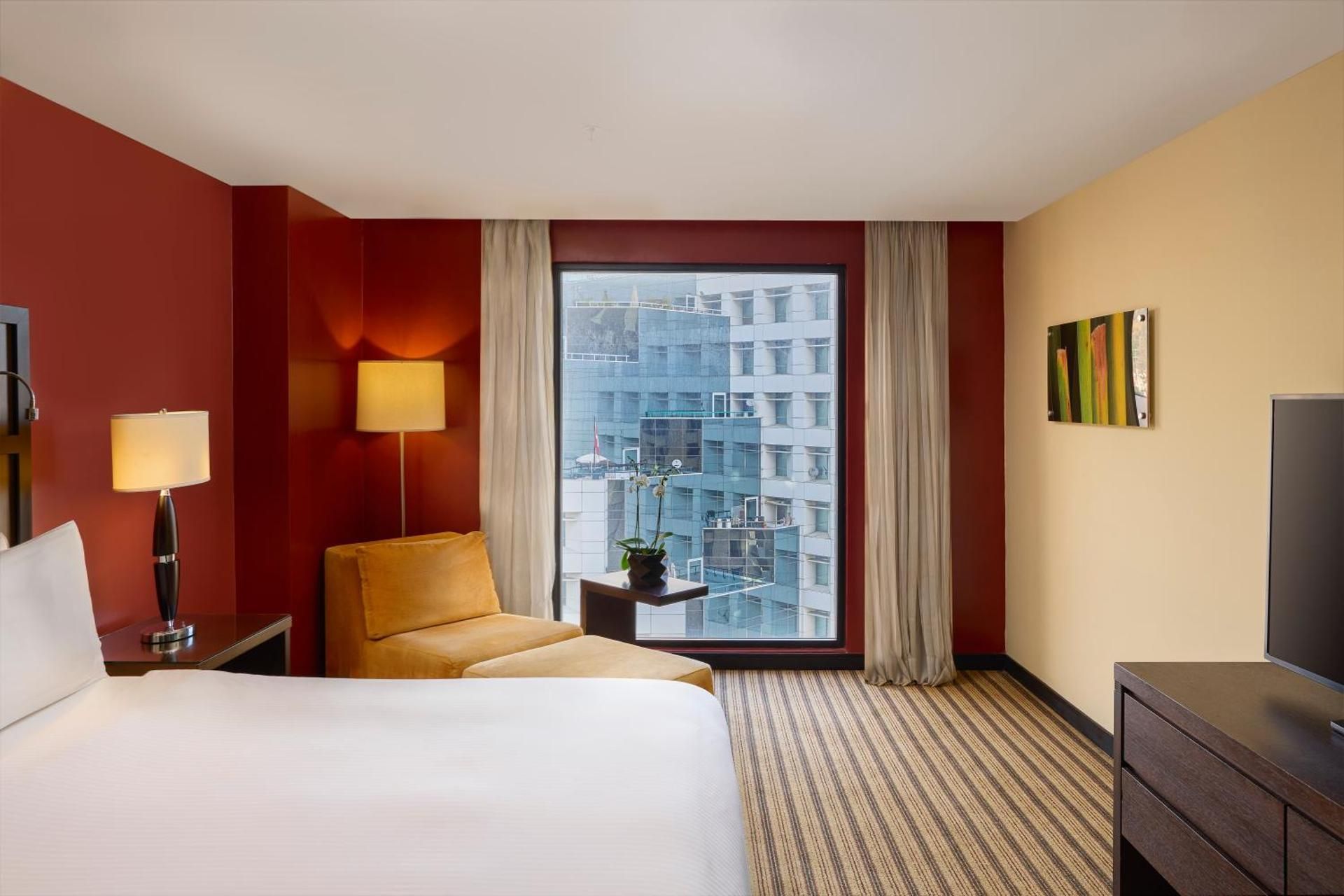 Club lounge access, Guest room, 2 Double, City view