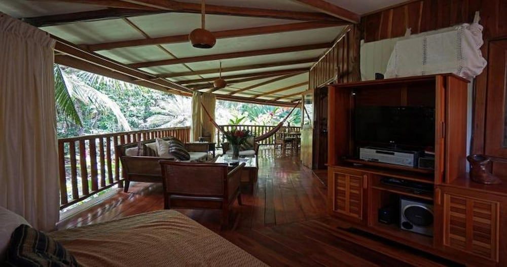 Family House free Access to Hotel Tropico Latino