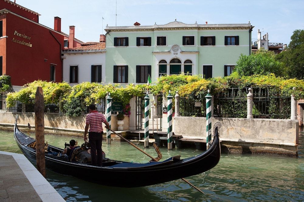 undefined Pensione Accademia - Villa Maravege 7