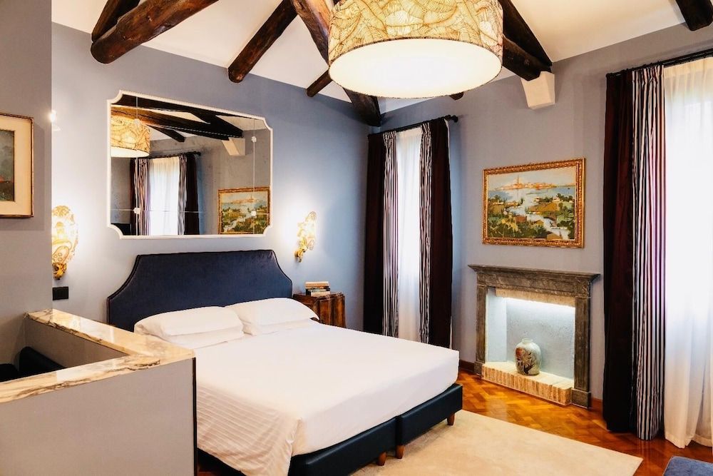 undefined Pensione Accademia - Villa Maravege