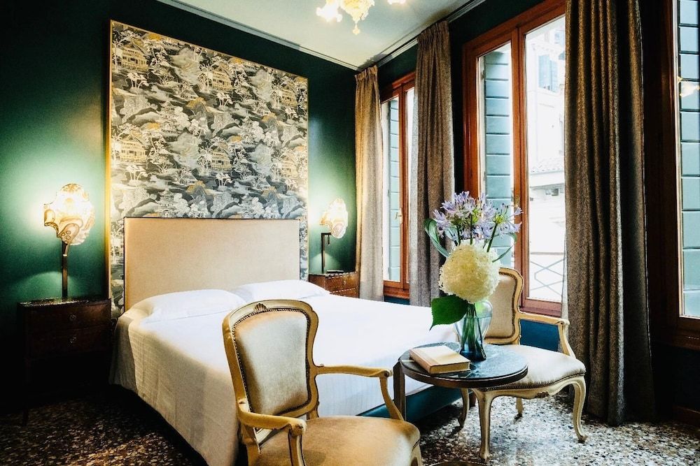 Pensione Accademia - Villa Maravege Classic Double or Twin Room 3