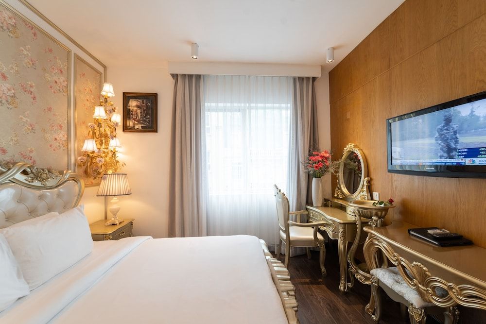 undefined The White Hotel 8A Thai Van Lung 3