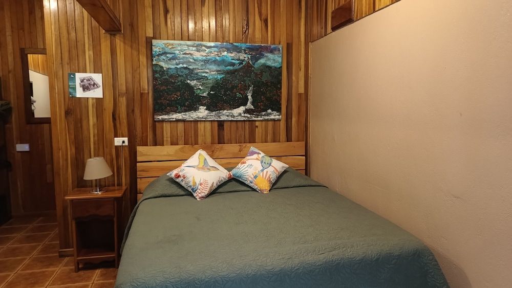 Economy Room, 1 Queen Bed, Courtyard View, Ground Floor