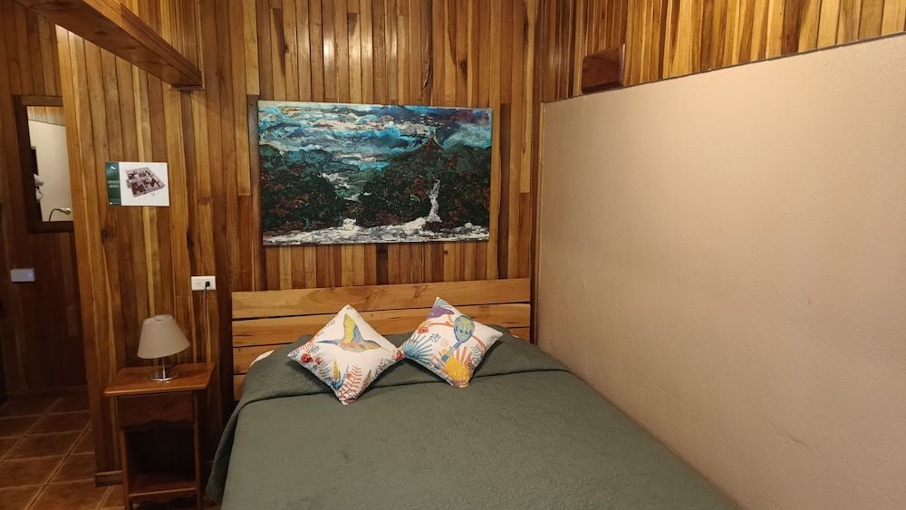 Economy Room, 1 Queen Bed, Courtyard View, Ground Floor