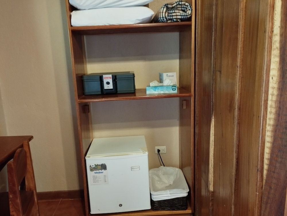 Cala Lodge Standard Room, Multiple Beds, Garden View, Ground Floor 8