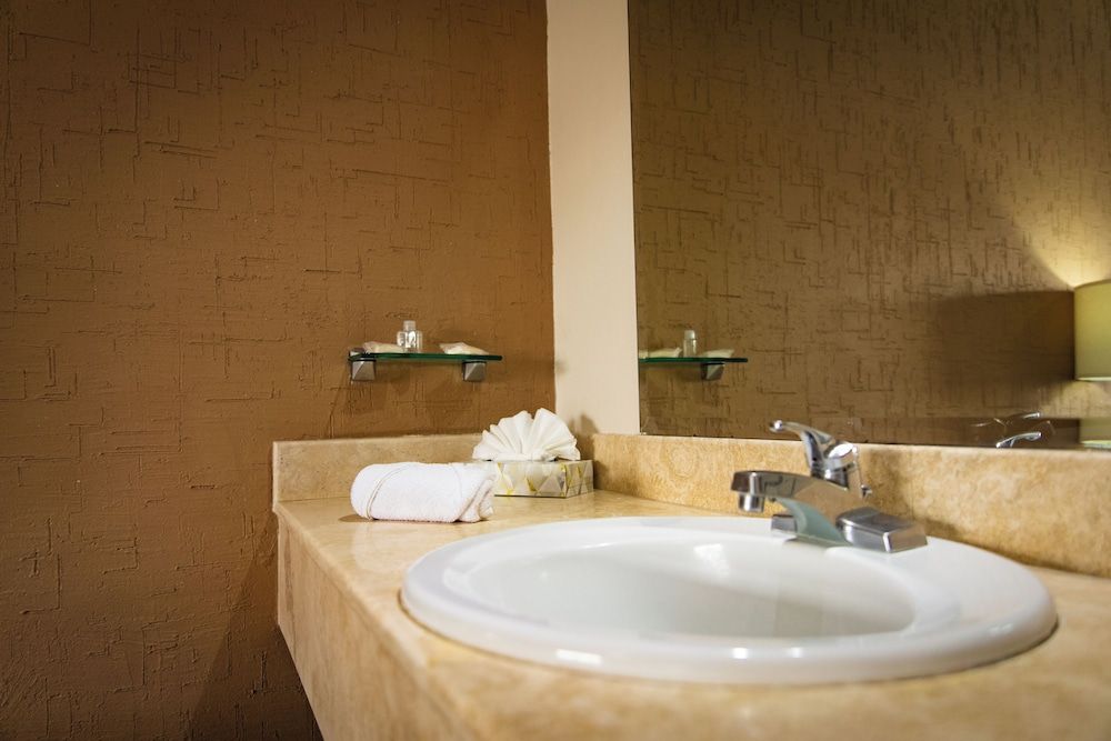 Hotel Conquistador Inn By US Consulate Standard Room 4