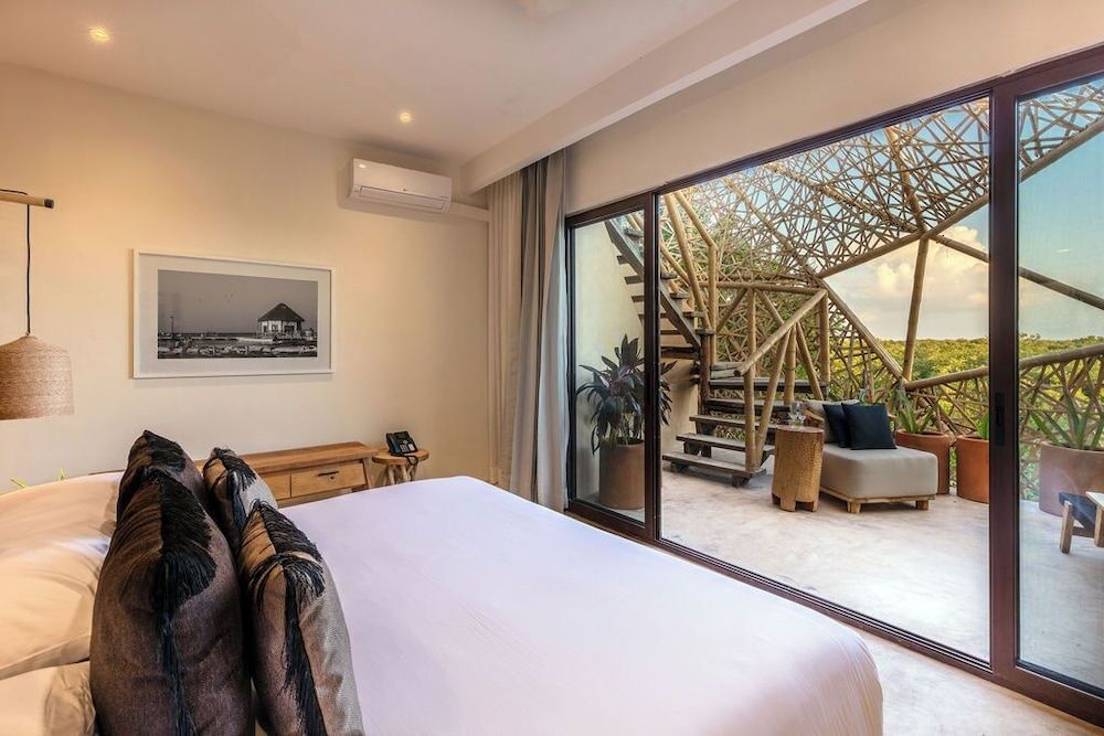 Bamboo Master Suite