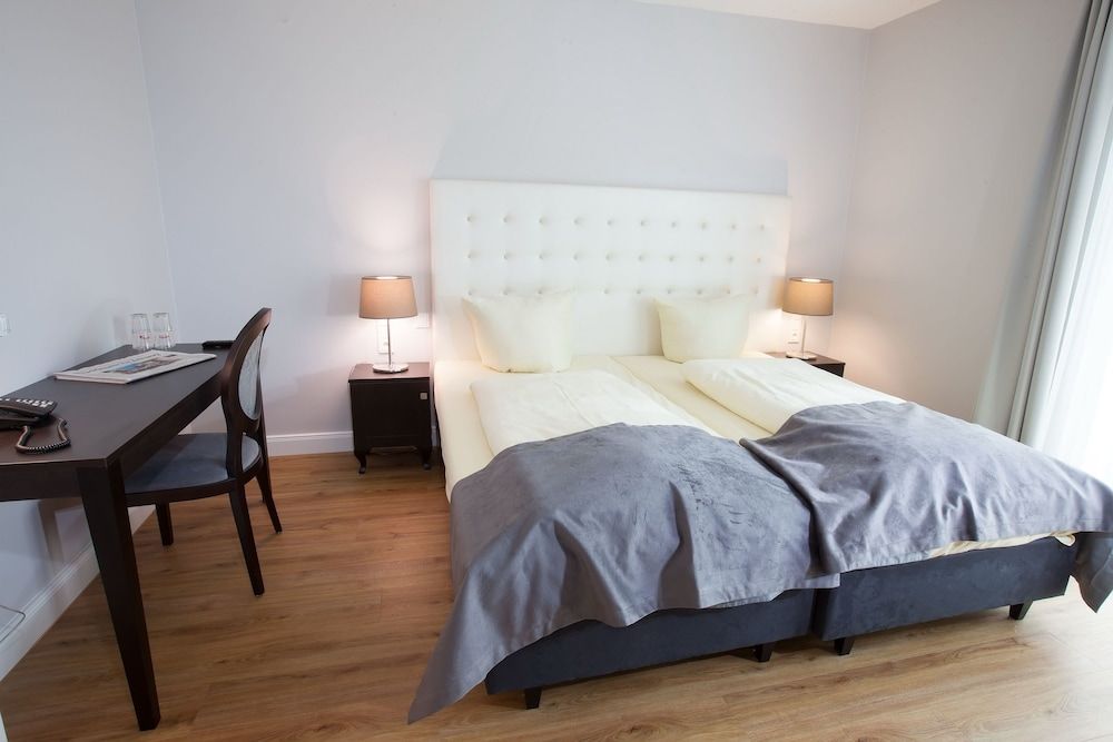 Hotel Rheinischer Hof Double Room 3