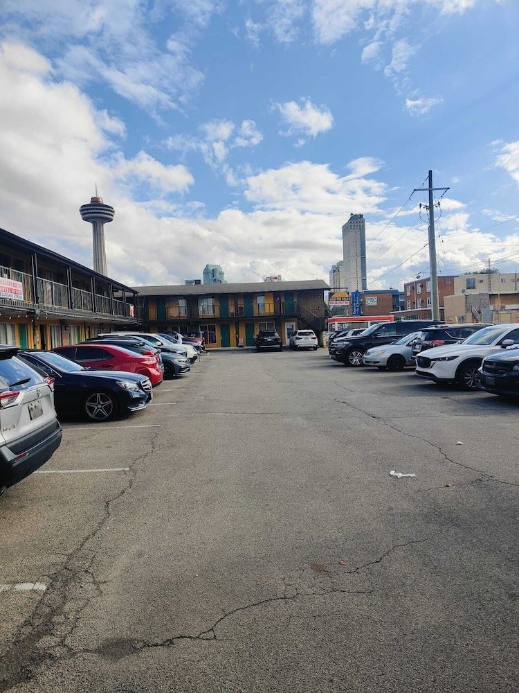 undefined Niagara's Best Inn 2