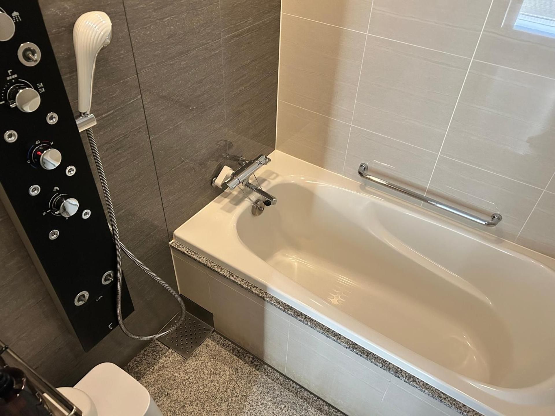 Deluxe Suite room