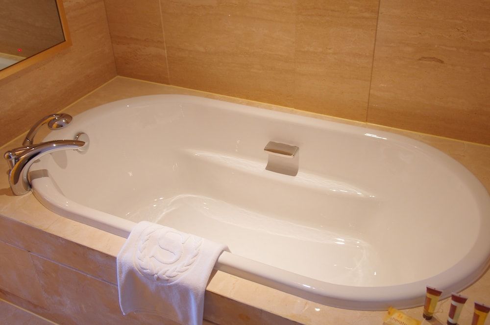 Sheraton Shanghai Hongkou Hotel Executive Suite, 1 King Bed, View 8