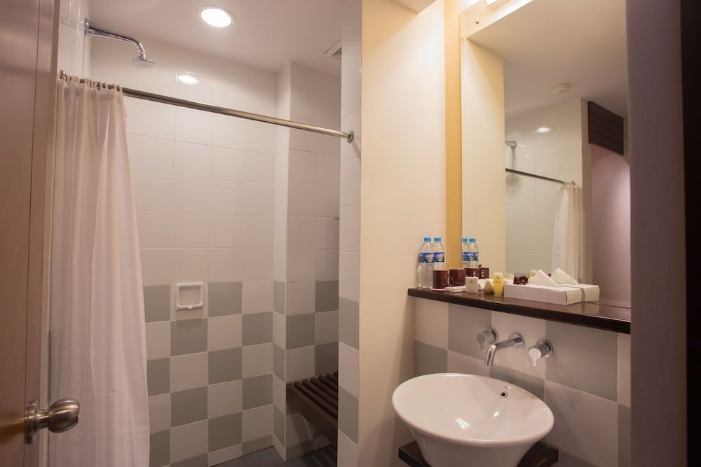 Bintang Flores Hotel Deluxe Double or Twin Room 7