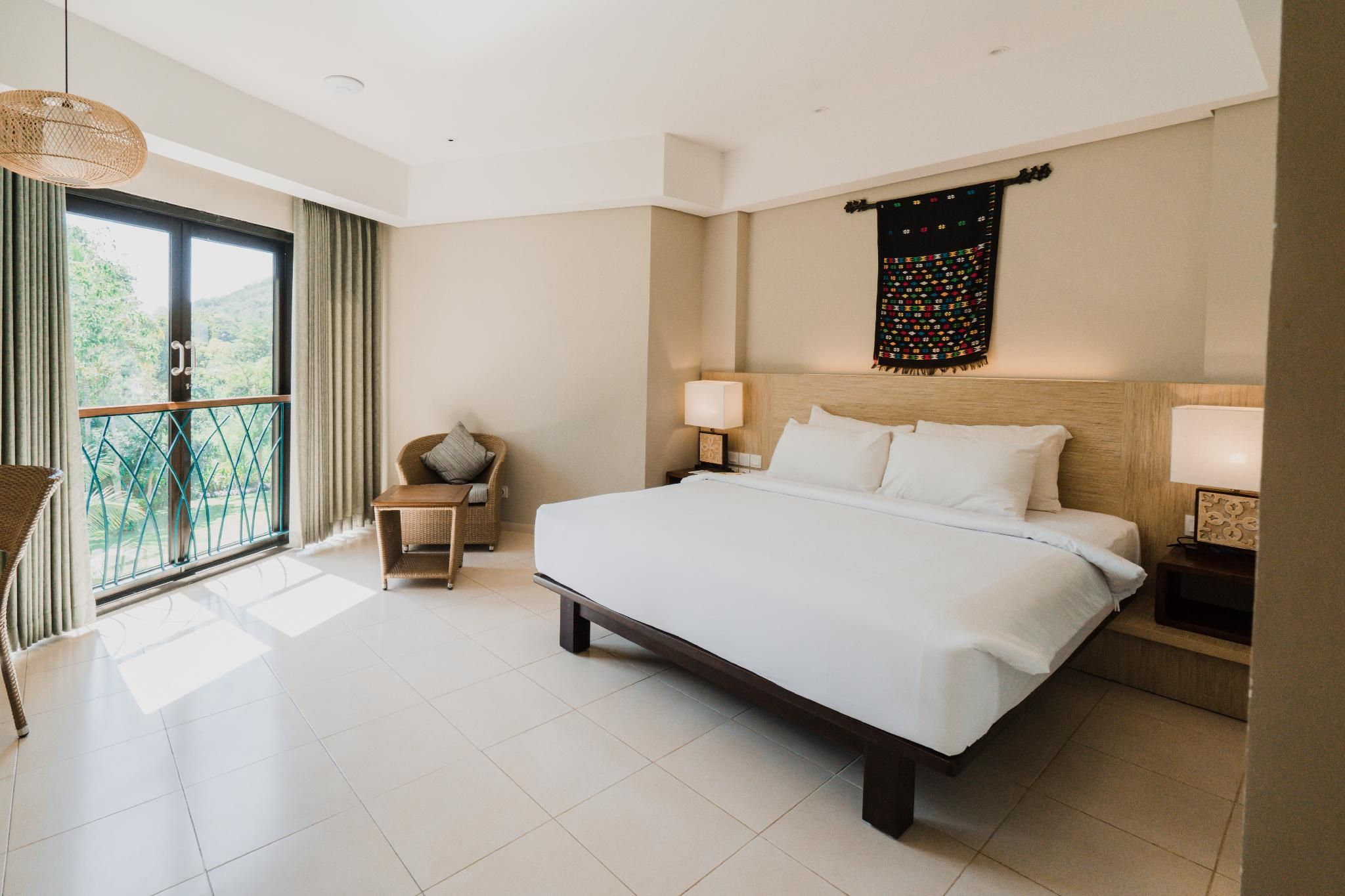 Bintang Flores Hotel Deluxe Double or Twin Room 8