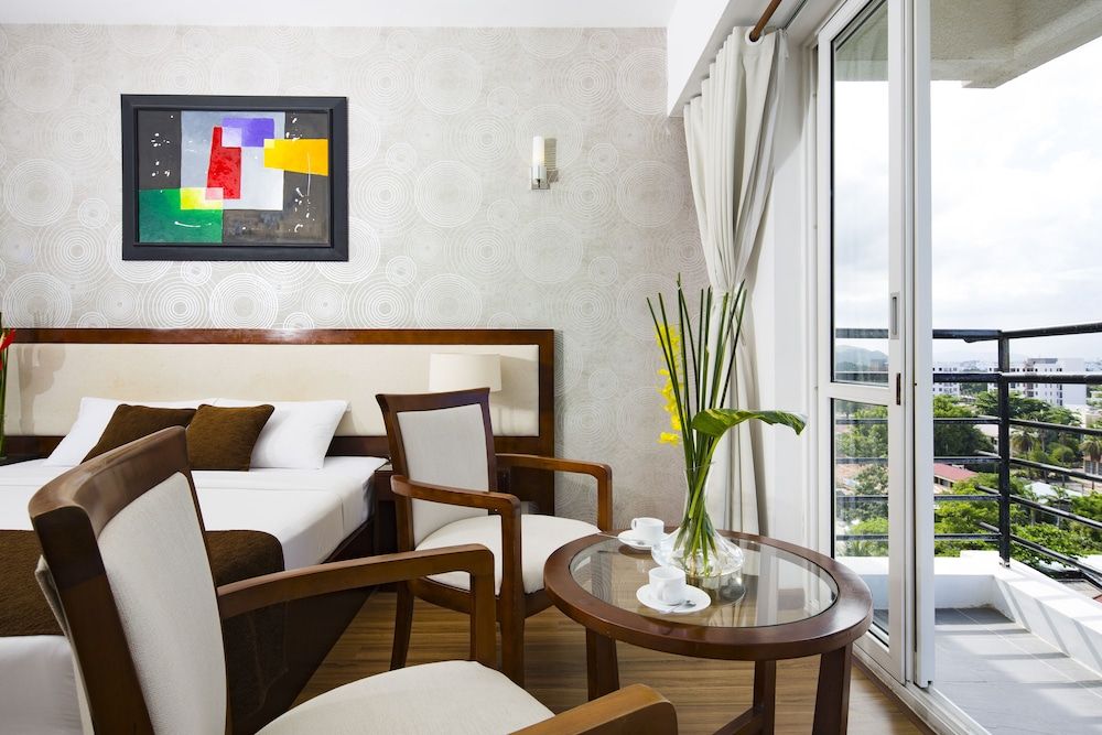 Starlet Hotel Senior Room, Balcony, City View 7