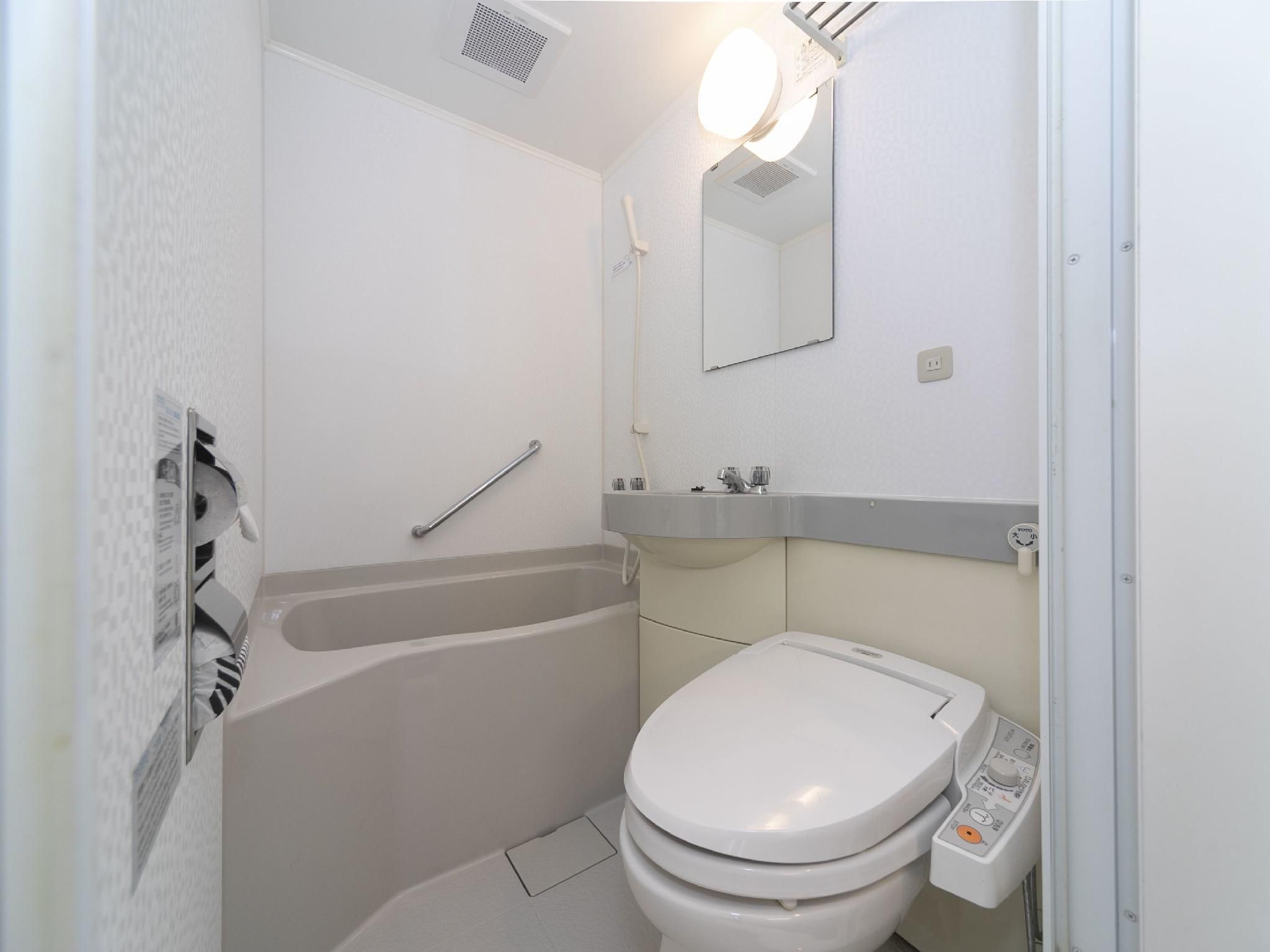 APA Hotel Midosuji Hommachi Ekimae Small Double Room - Non-Smoking 3