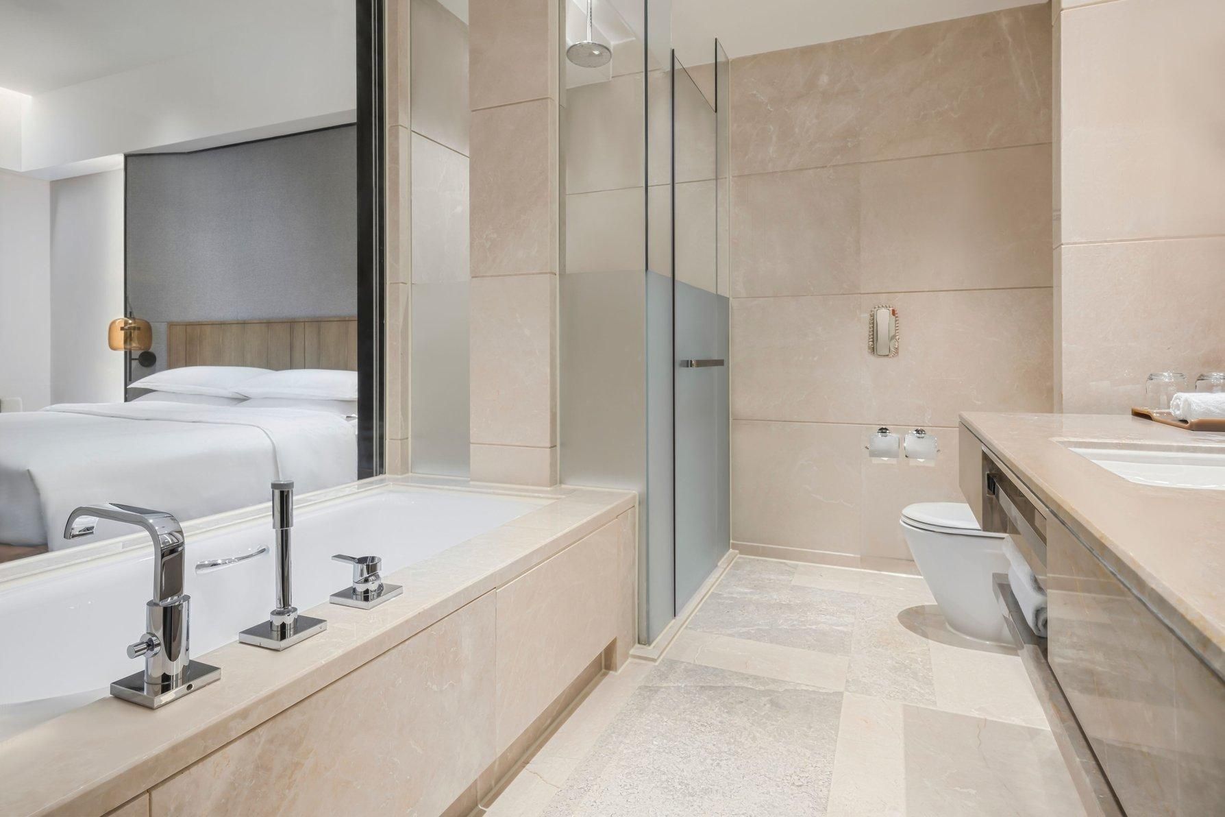 Club lounge access, Guest room, 1 King