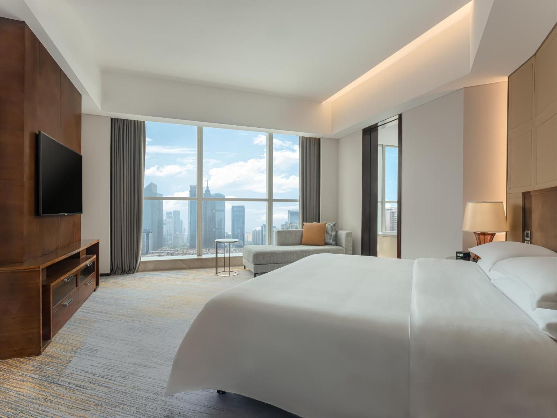 Club lounge access, 1 Bedroom Larger Apartment, 1 King