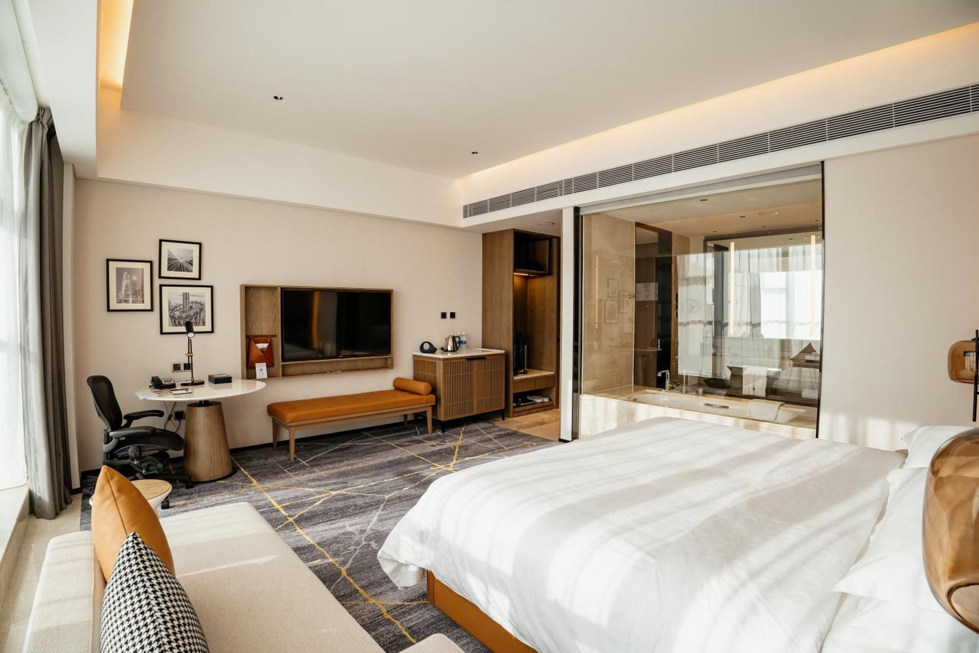 Guest Room, 1 King, Tianhe Stadium View