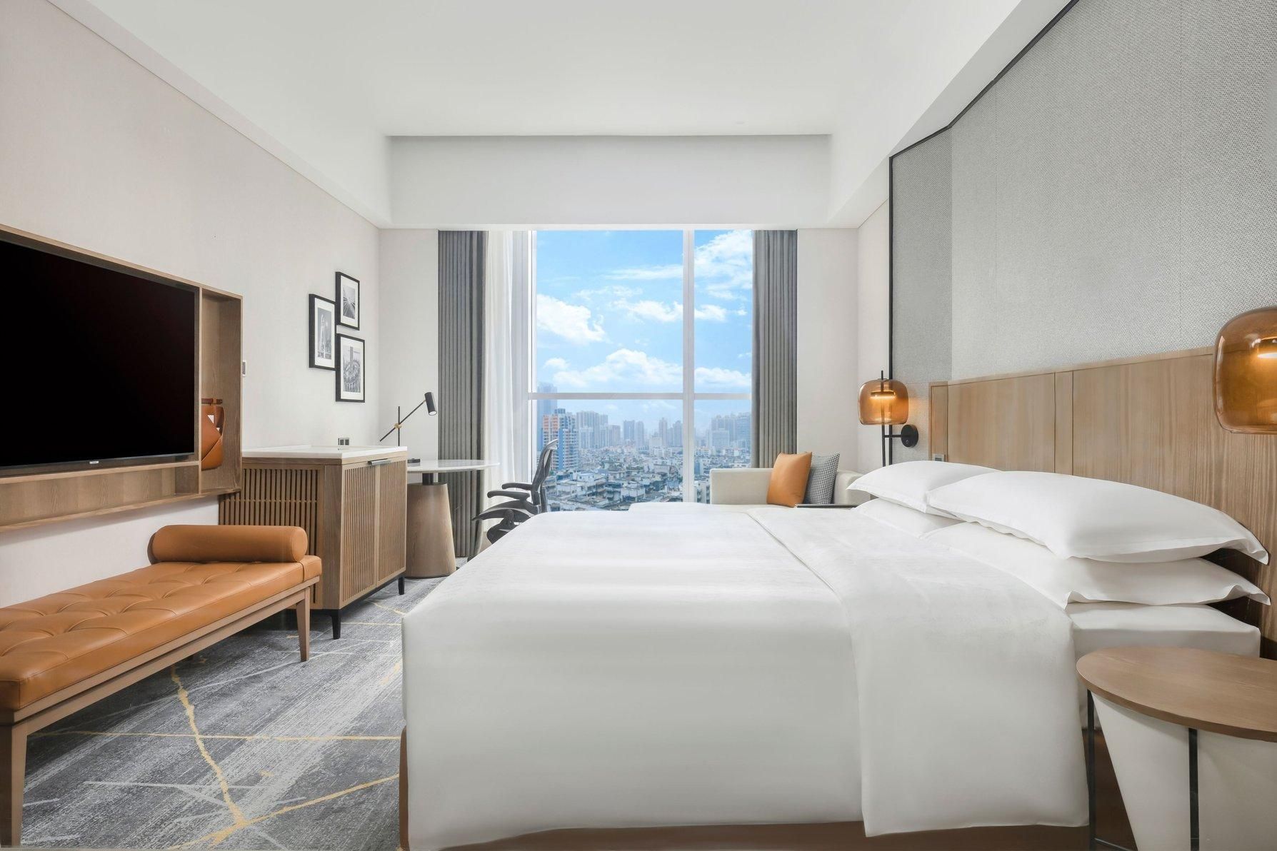 Guest room, 1 King, Partial City view