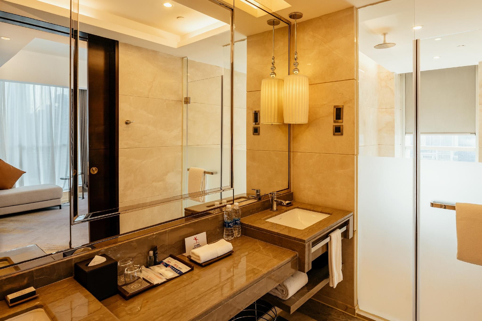 Club lounge access, 1 Bedroom Larger Suite, 1 King