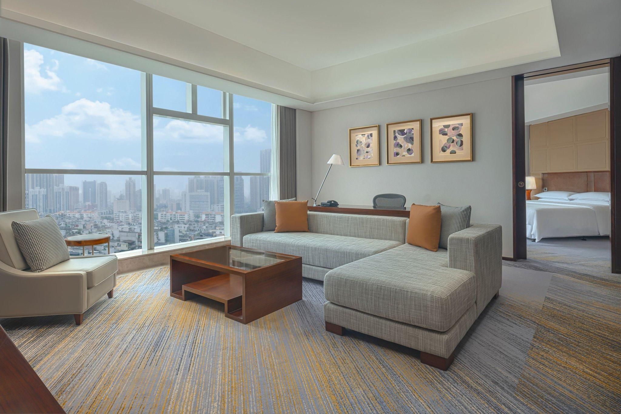 Club lounge access, 1 Bedroom Larger Apartment, 1 King