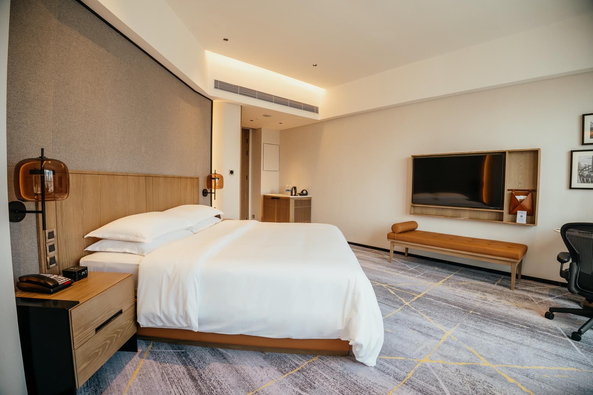 Club lounge access, Larger Guest room, 1 King