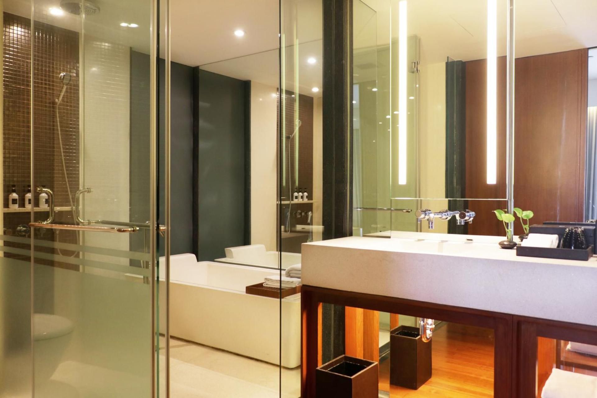 undefined Hansar Bangkok Hotel 7