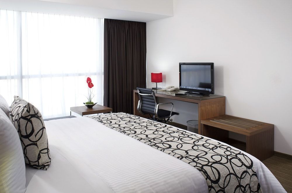 Junior Room, 1 King Bed