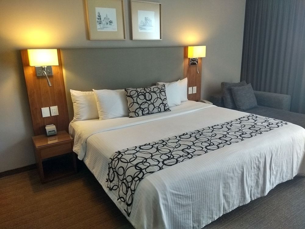 Superior Room, 1 King Bed