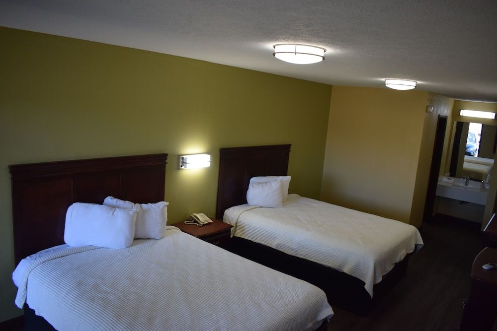 Basic Room, 2 Queen Beds, Non Smoking
