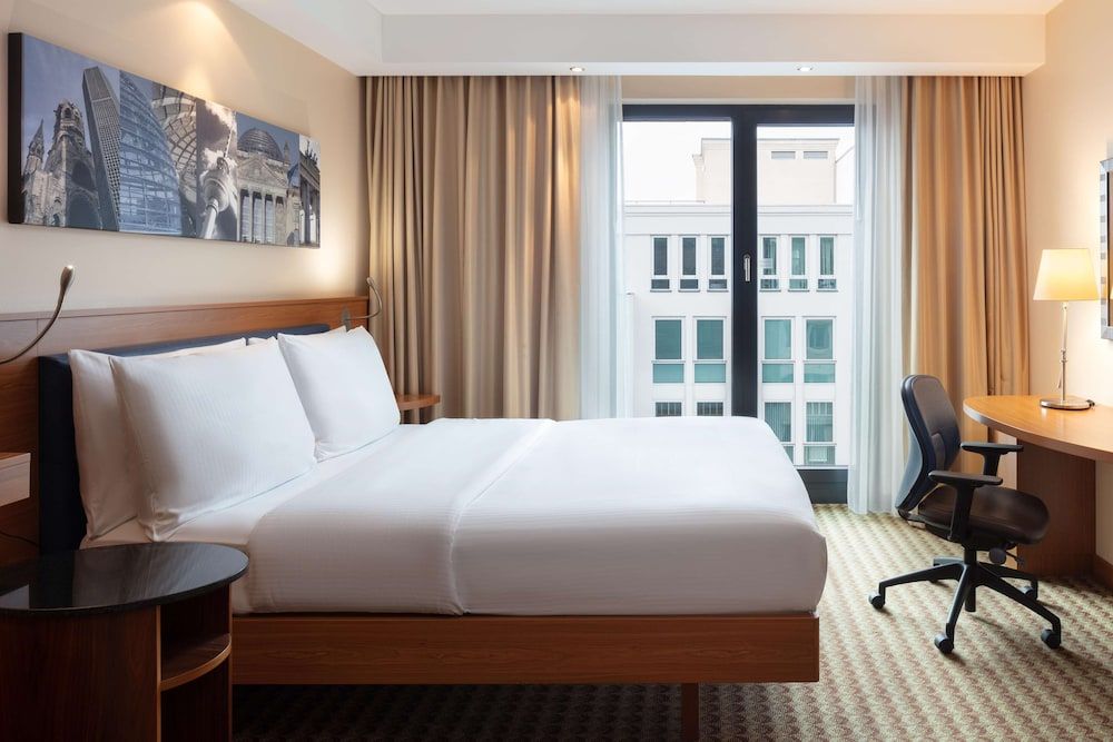 undefined Hampton by Hilton Berlin City West 2