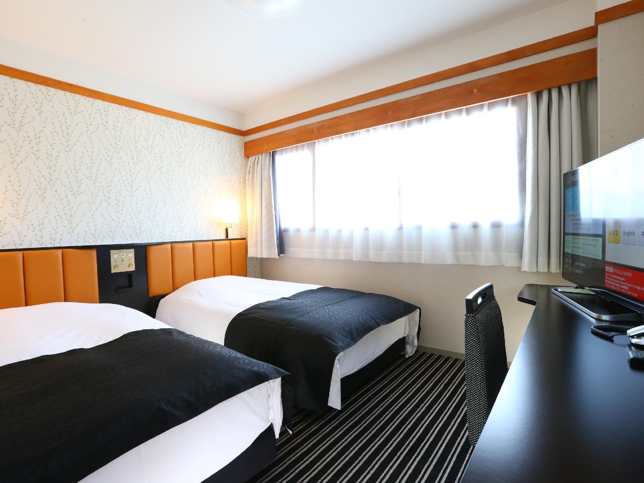 Twin Room - Non-Smoking