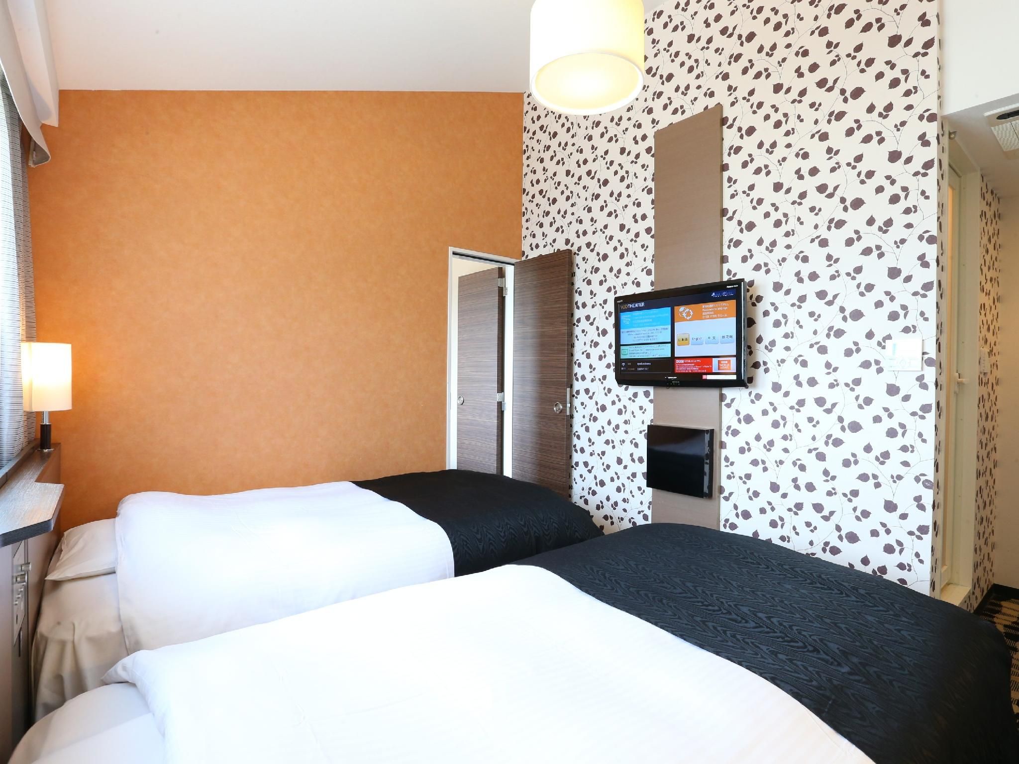 Connecting Twin Room with No View - Non-Smoking