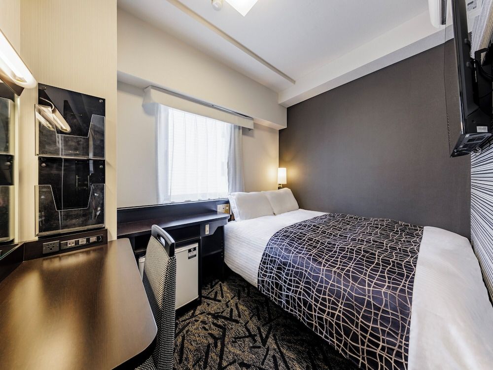 Semi Double Room, Smoking