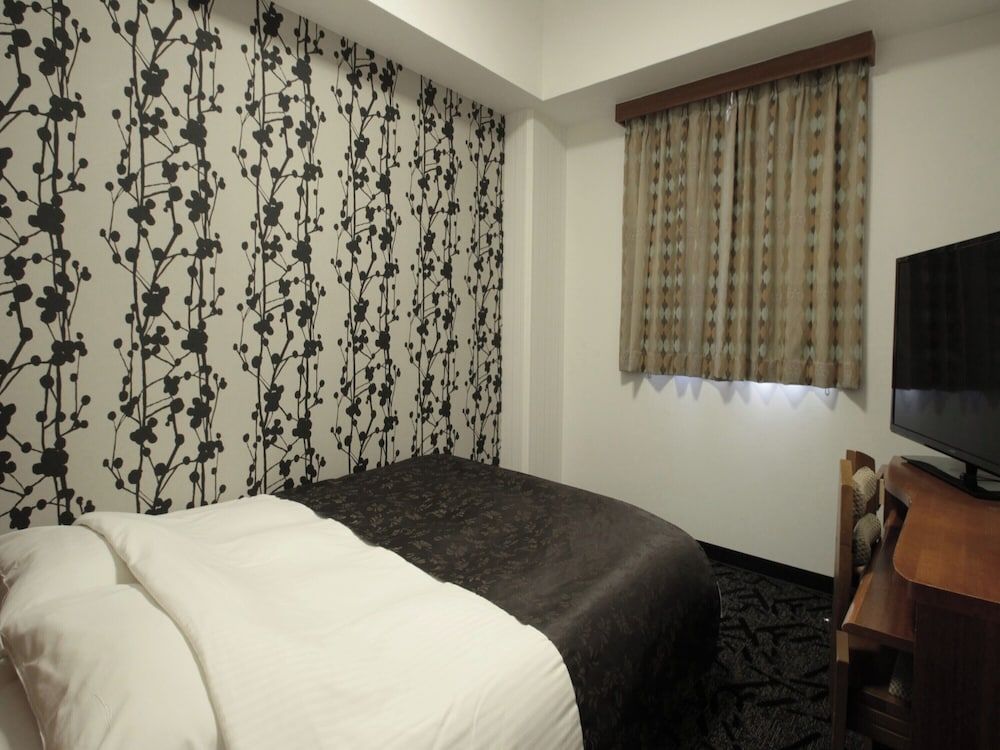 Double Room, Smoking