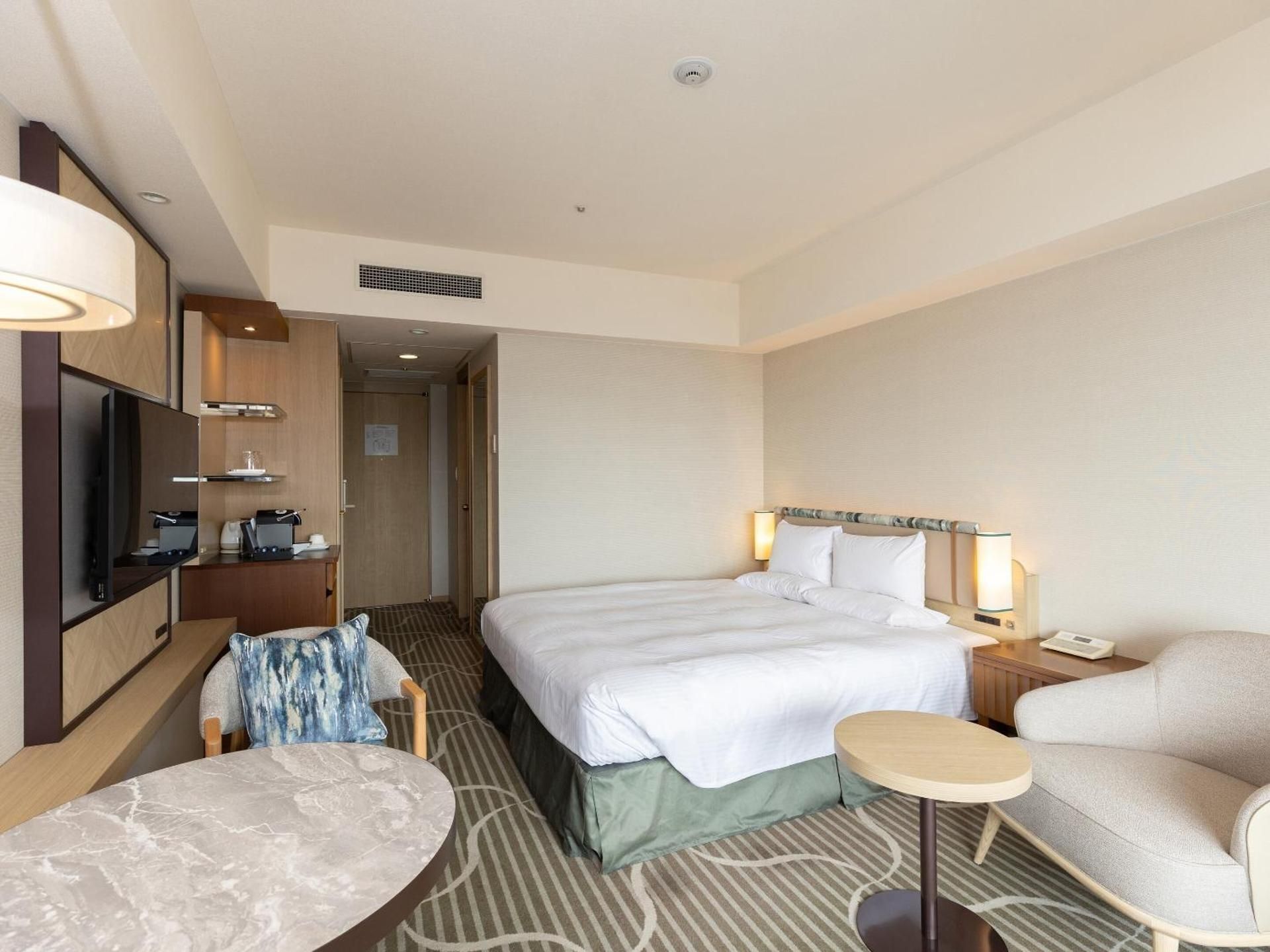 Standard Room Selected at Check-In (28th-33th Floor) - Non-Smoking (Single Use)