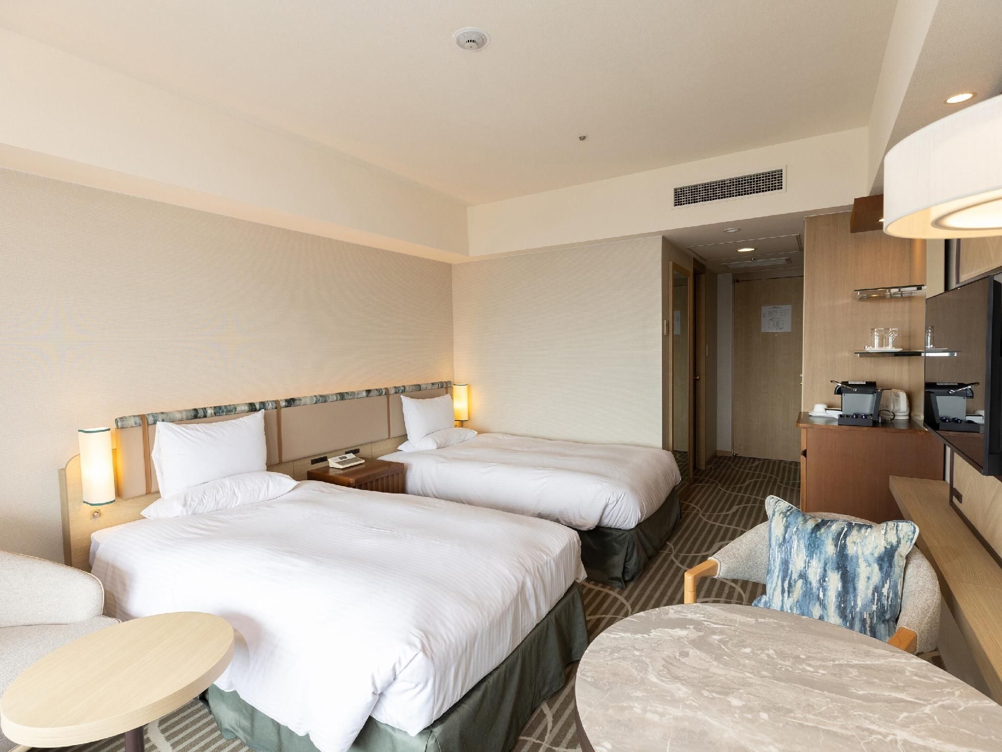 28th-33rd Sky View Floor Standard Twin Room - Non-Smoking