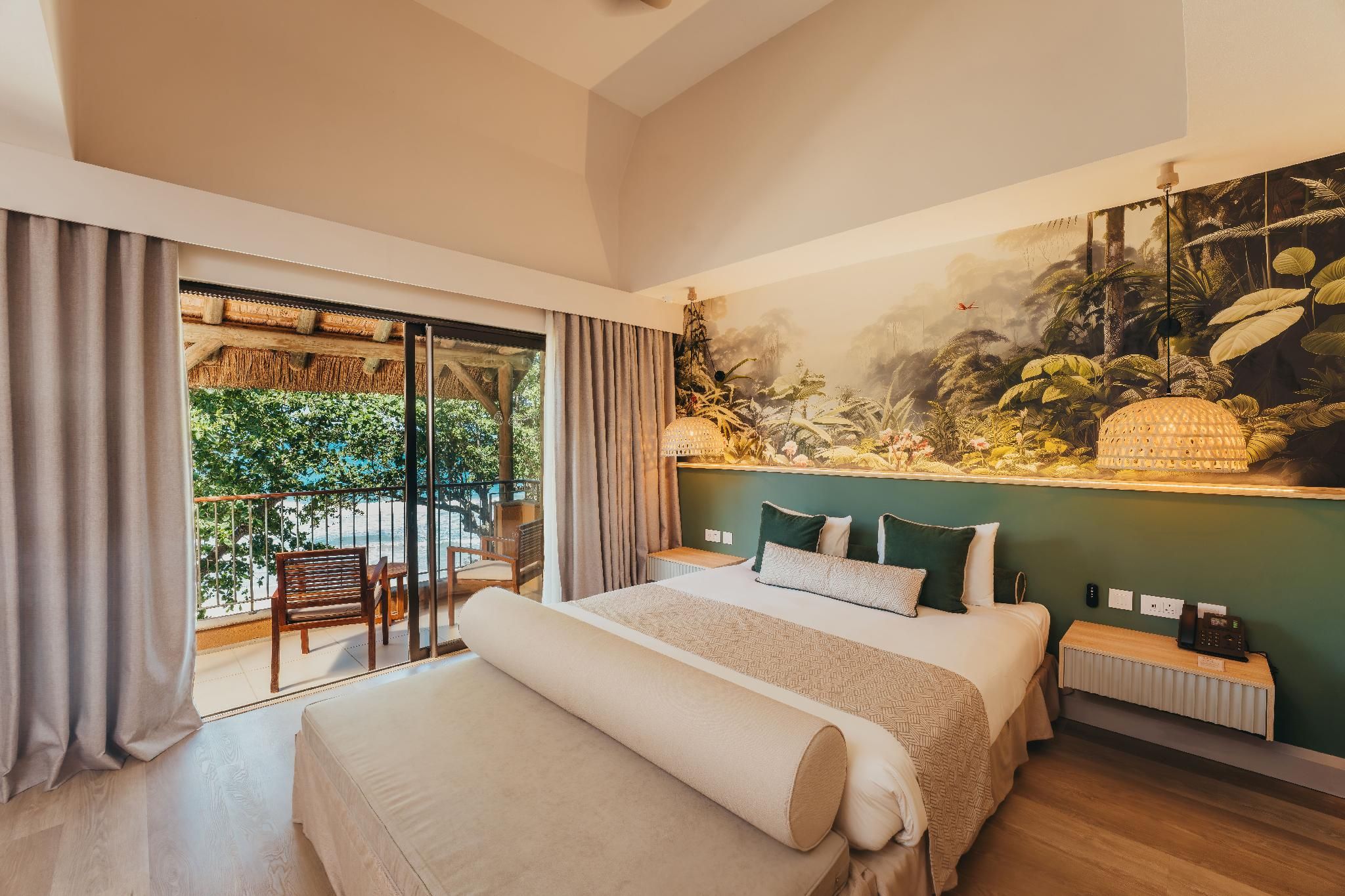 Deluxe Beachfront Room