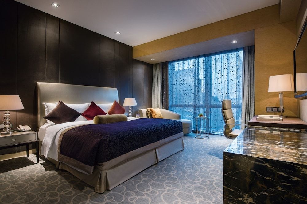 Standard Room, 1 King Bed, Club Lounge Access