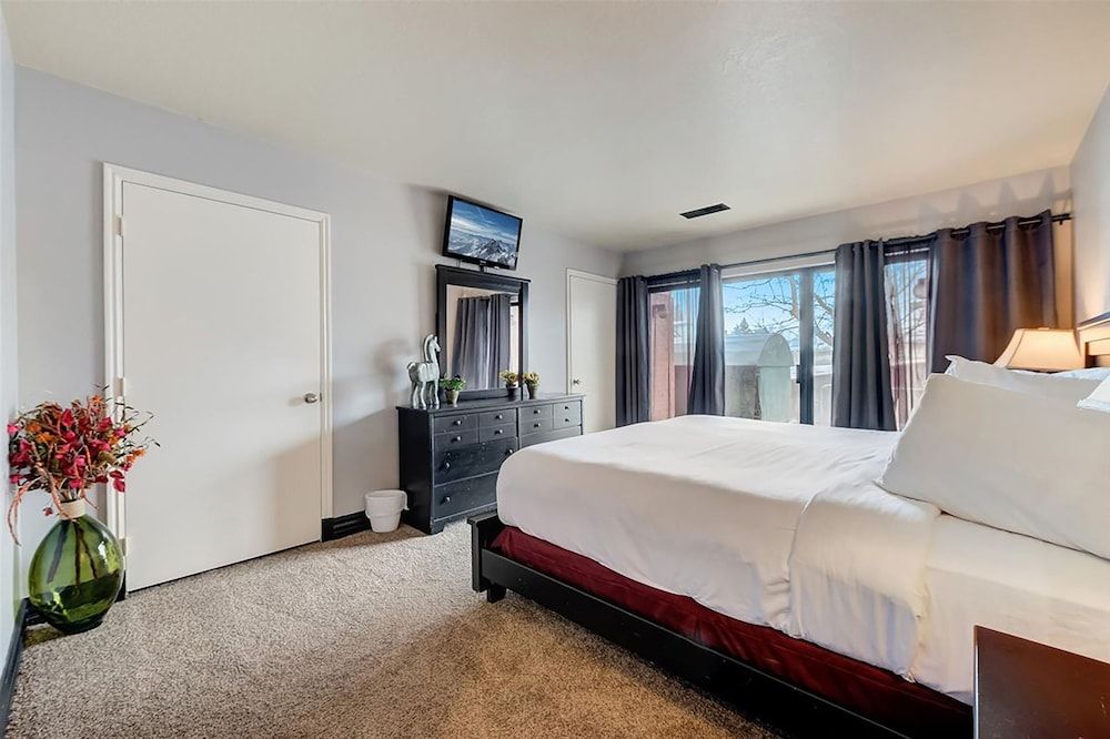 4 Bedroom Condominium