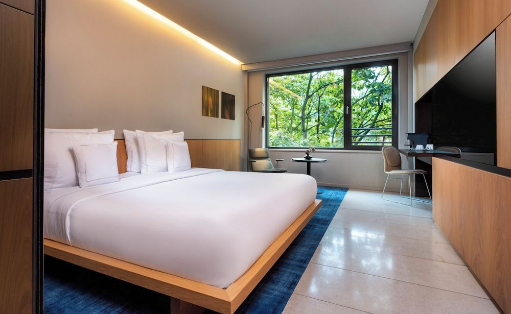 SANA Berlin Hotel Deluxe Double Room 2