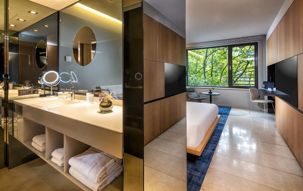 SANA Berlin Hotel Deluxe Double Room 4