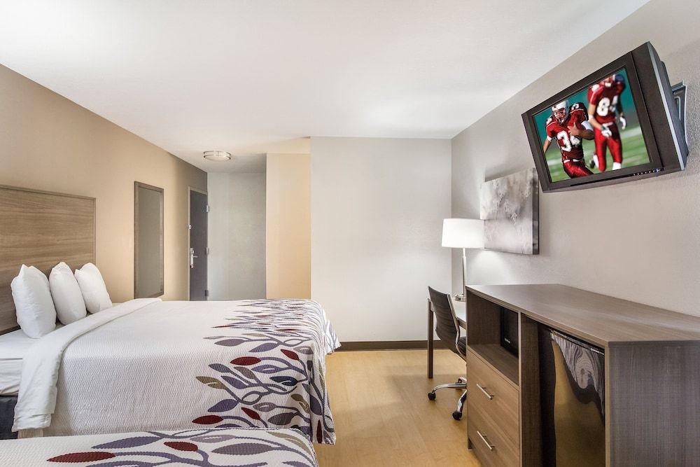 Red Roof Inn Darien - I-95/ North Brunswick Deluxe Room, 2 Queen Beds, Non Smoking 3