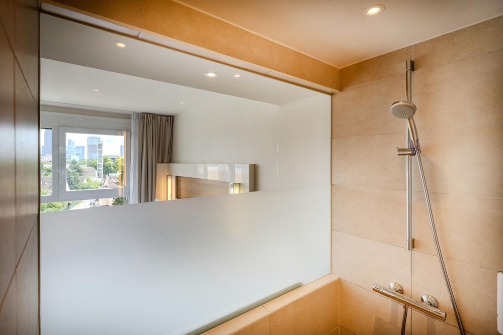 Best Western Plus Welcome Hotel Frankfurt Superior Room, 1 Queen Bed 9