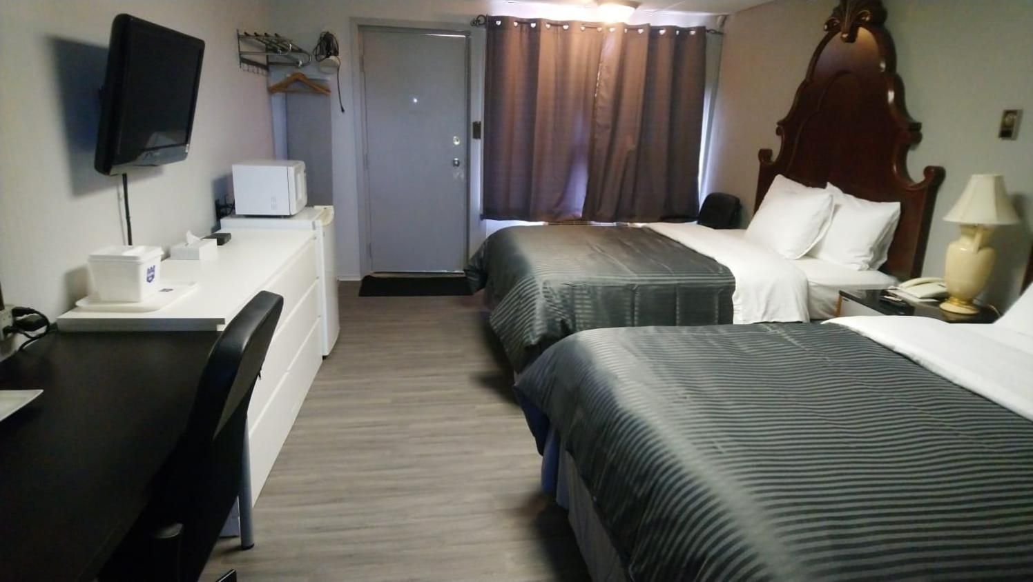 Queen Room with Two Queen Beds - Non-Smoking