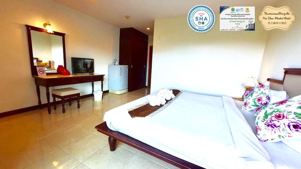 Mei Zhou Phuket Hotel Deluxe Double Room 2