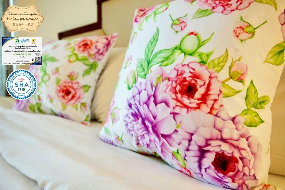 Mei Zhou Phuket Hotel Deluxe Double Room 4