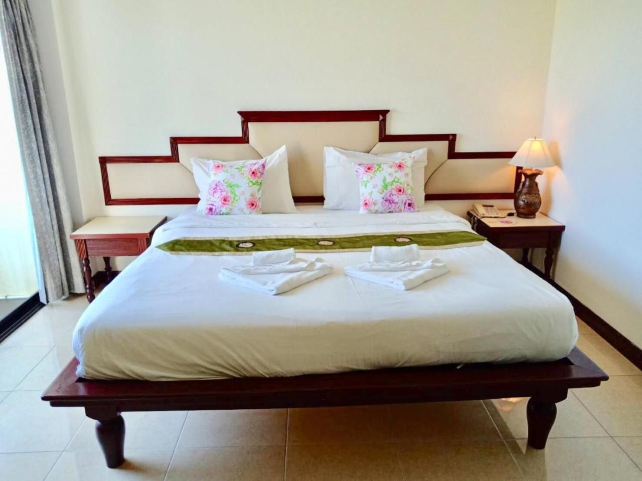 undefined Mei Zhou Phuket Hotel 10