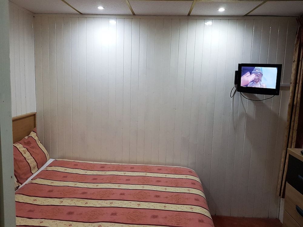 The Albany Hotel Basic Double Room, Ensuite