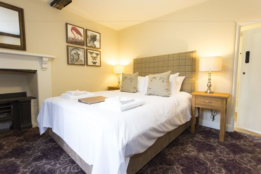 George Hotel Family Room, Ensuite 3